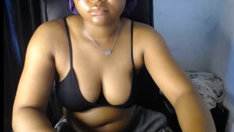 Snapshot of creamy_juicypussy chatting on November 16, 8:20 am Lady jasmine online show from November 16, 8:20 am