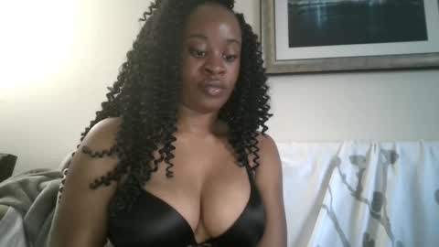 Snapshot of creamycherrypop chatting on February 22, 11:35 pm FREE online show from February 22, 11:35 pm