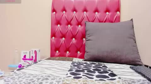 creamyindian4u online show from May 14, 5:36 am