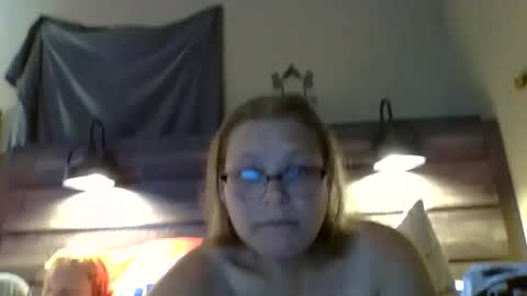 Snapshot of creamymadona chatting on September 19, 2:57 am Heather online show from September 19, 2:57 am