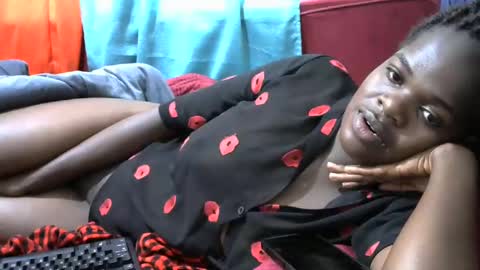 Snapshot of creamymomma chatting on December 28, 7:22 am verah online show from December 28, 7:22 am