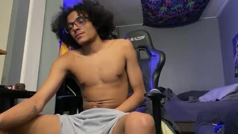 Snapshot of creamypopsicle7 chatting on December 20, 5:25 am Cream online show from December 20, 5:25 am