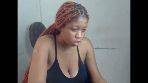 Snapshot of creamyxpussyx chatting on June 29, 10:15 am creamyxpussyx online show from June 29, 10:15 am