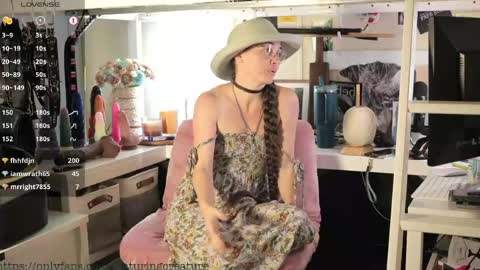 Creature Marie online show from May 19, 1:56 am