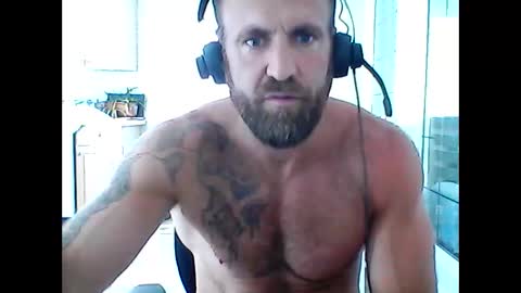 Snapshot of creatureofbeauty chatting on May 18, 6:25 pm creatureofbeauty online show from May 18, 6:25 pm