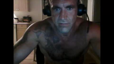 Snapshot of creatureofbeauty chatting on May 30, 5:04 am creatureofbeauty online show from May 30, 5:04 am