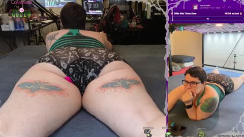 Snapshot of creepycrawlyqueen chatting on February 4, 8:24 am Amethyst online show from February 4, 8:24 am