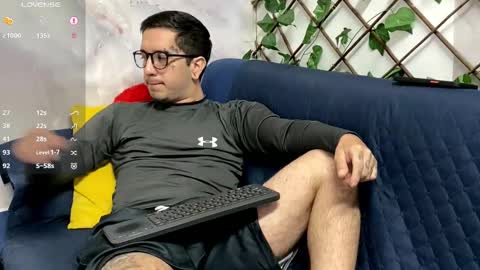 Snapshot of crees_master chatting on March 1, 2:08 pm crees_master online show from March 1, 2:08 pm