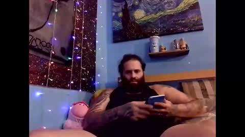 Snapshot of creolethiccc chatting on February 9, 5:11 am CreoleThiccc online show from February 9, 5:11 am