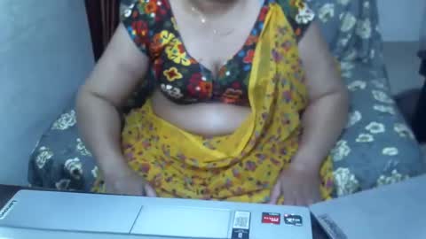 Snapshot of crezybhabihot chatting on January 12, 9:08 pm Sonika69 online show from January 12, 9:08 pm