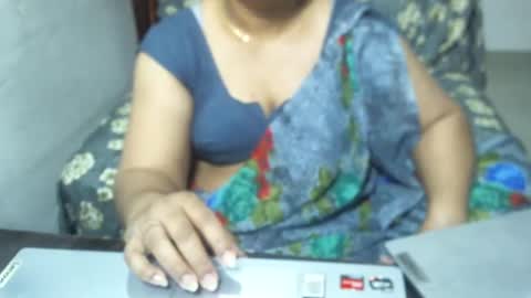Snapshot of crezybhabihot chatting on January 13, 9:52 pm Sonika69 online show from January 13, 9:52 pm