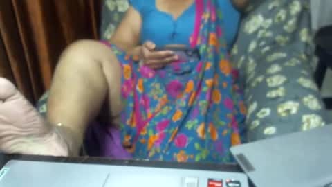 Snapshot of crezybhabihot chatting on January 17, 5:11 am Sonika69 online show from January 17, 5:11 am