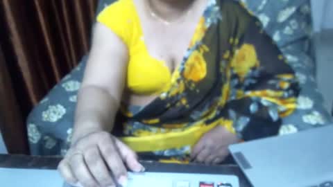 Snapshot of crezybhabihot chatting on January 18, 10:39 am Sonika69 online show from January 18, 10:39 am