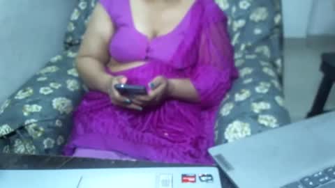 Snapshot of crezybhabihot chatting on January 30, 11:02 pm Sonika69 online show from January 30, 11:02 pm