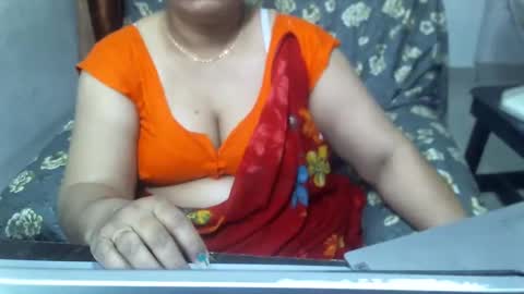Snapshot of crezybhabihot chatting on February 3, 1:52 am Sonika69 online show from February 3, 1:52 am