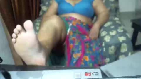 Snapshot of crezybhabihot chatting on February 5, 3:52 pm Sonika69 online show from February 5, 3:52 pm