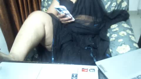 Snapshot of crezybhabihot chatting on February 11, 11:21 am Sonika69 online show from February 11, 11:21 am