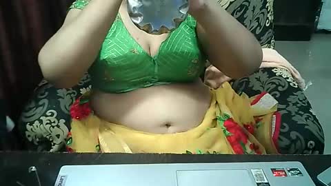 Snapshot of crezybhabihot chatting on September 9, 8:08 pm Sonika69 online show from September 9, 8:08 pm