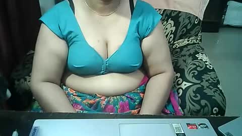 Snapshot of crezybhabihot chatting on September 15, 3:06 am Sonika69 online show from September 15, 3:06 am