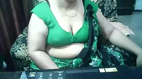 Snapshot of crezybhabihot chatting on September 29, 6:57 pm Sonika69 online show from September 29, 6:57 pm