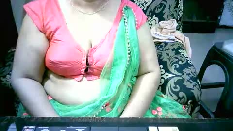 Snapshot of crezybhabihot chatting on October 5, 5:55 pm Sonika69 online show from October 5, 5:55 pm
