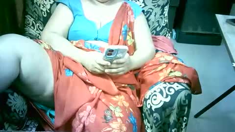 Snapshot of crezybhabihot chatting on January 19, 2:37 am Sonika69 online show from January 19, 2:37 am