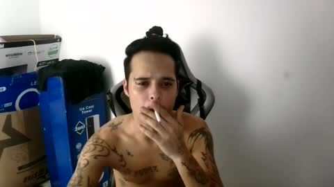 Snapshot of criatian_grey chatting on July 9, 12:37 am criatian_grey online show from July 9, 12:37 am