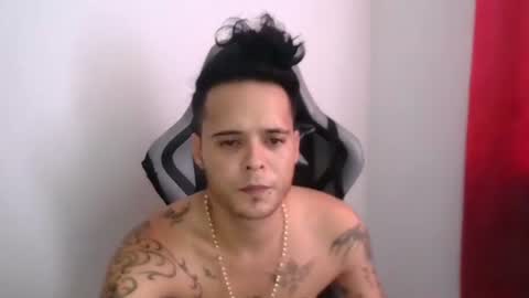 Snapshot of criatian_grey chatting on July 24, 8:40 pm criatian_grey online show from July 24, 8:40 pm