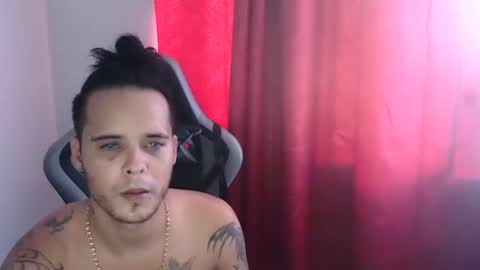 Snapshot of criatian_grey chatting on July 29, 10:19 pm criatian_grey online show from July 29, 10:19 pm