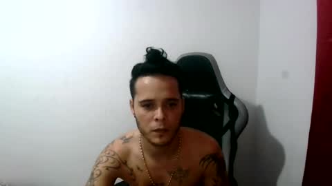 Snapshot of criatian_grey chatting on August 2, 2:43 am criatian_grey online show from August 2, 2:43 am