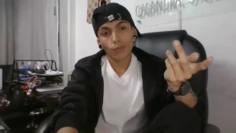 Snapshot of criiscs chatting on October 29, 9:44 am criiscs online show from October 29, 9:44 am