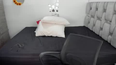 criistal_0 online show from June 20, 1:30 am