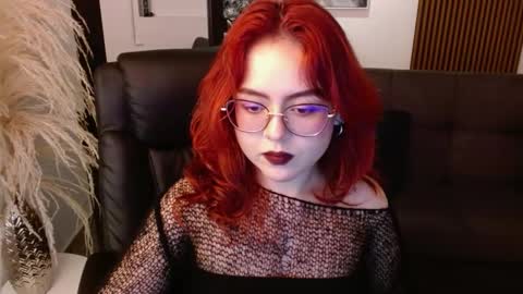 Snapshot of crimson_tati chatting on January 9, 6:17 am Tatiana online show from January 9, 6:17 am
