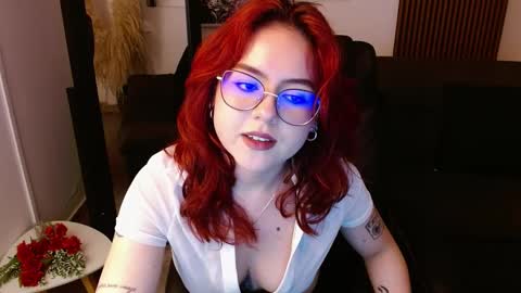 Snapshot of crimson_tati chatting on February 27, 6:18 am Tatiana online show from February 27, 6:18 am