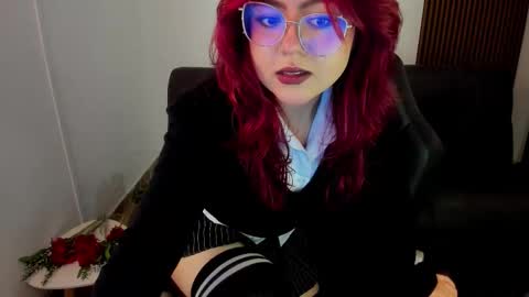 Snapshot of crimson_tati chatting on September 12, 5:51 am Tatiana online show from September 12, 5:51 am