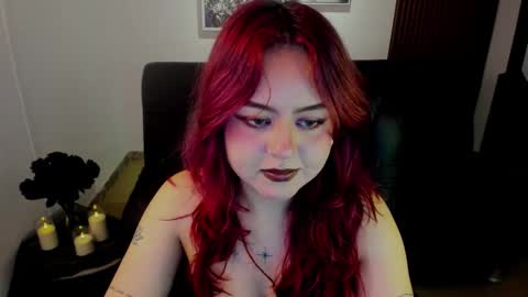 Snapshot of crimson_tati chatting on October 16, 3:51 am Tatiana online show from October 16, 3:51 am