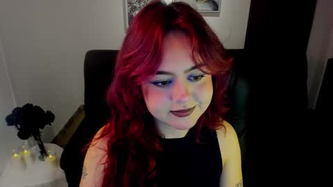 Snapshot of crimson_tati chatting on October 22, 4:13 am Tatiana online show from October 22, 4:13 am
