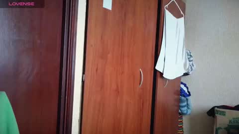 cris2428 online show from October 30, 1:56 pm