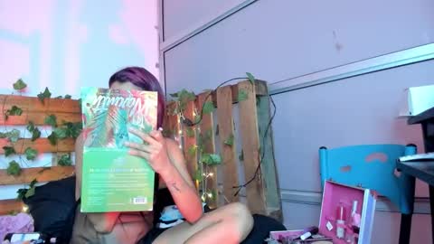 cris_dulce online show from February 6, 2:27 am