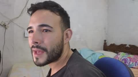 Snapshot of cris_simons chatting on December 9, 2:13 am cris_simons online show from December 9, 2:13 am