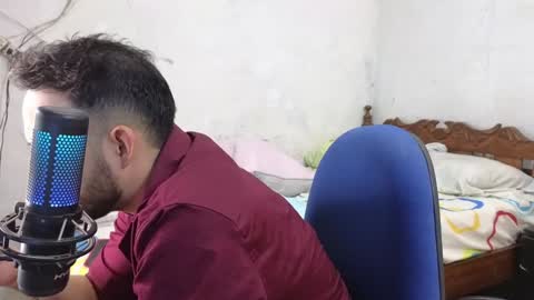 Snapshot of cris_simons chatting on December 22, 7:21 pm cris_simons online show from December 22, 7:21 pm