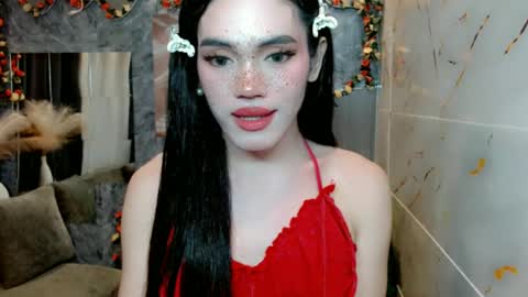 my beautiful cris online show from June 17, 10:39 am