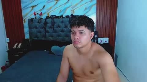 CRISANDMERY online show from March 4, 5:57 am