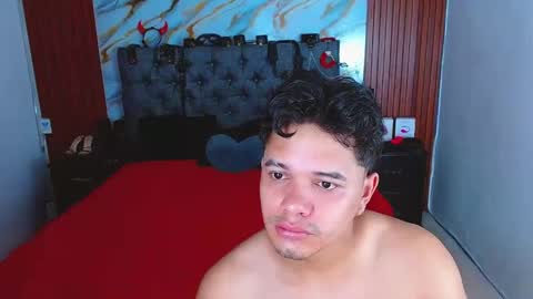 CRISANDMERY online show from March 18, 3:59 pm