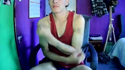 Crisanto online show from May 25, 10:49 pm
