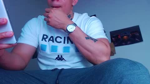 Snapshot of criss__tom chatting on January 13, 1:34 am Cristopher online show from January 13, 1:34 am