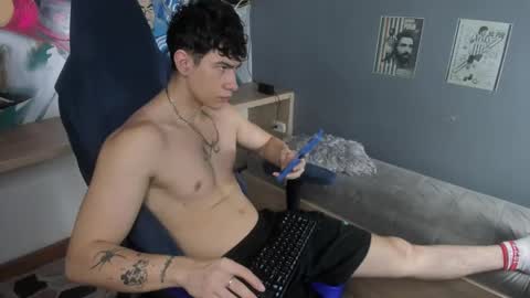 Cris online show from February 8, 2:15 am