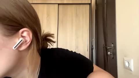crissymemo online show from June 28, 3:07 pm