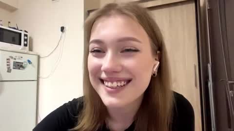 crissymemo online show from July 19, 3:05 pm