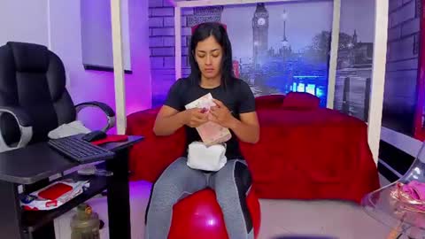 Snapshot of cristal_crossfit chatting on June 30, 10:38 am Cristal online show from June 30, 10:38 am